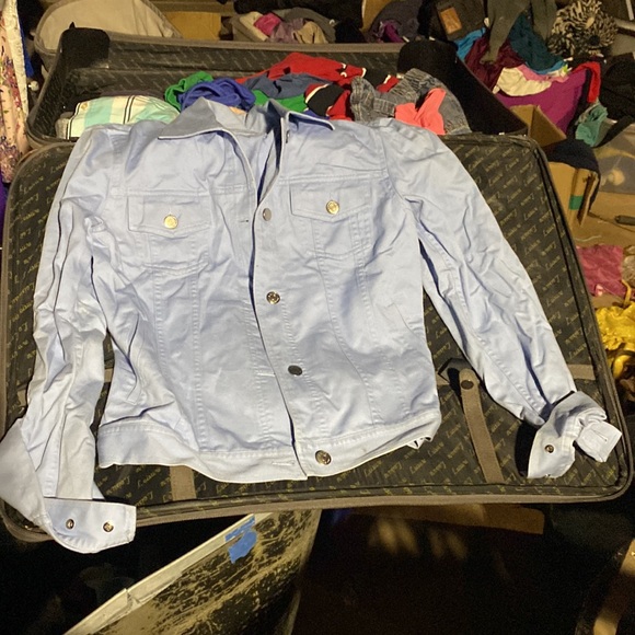 Jean jacket like new never been worn but once sorry bout photos I’ll get better - Picture 2 of 3